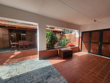 Casa en Alberdi Warnes 1800