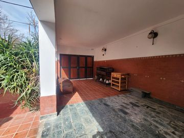 Casa en Alberdi Warnes 1800