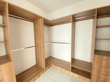 SE VENDE moderna CASA EN JURIQUILLA, Querétaro.