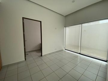SE VENDE moderna CASA EN JURIQUILLA, Querétaro.