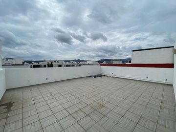 SE VENDE moderna CASA EN JURIQUILLA, Querétaro.