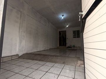 CASA MAS LOCAL COMERCIAL EN RENTA EN AVENIDA DE LA LUZ