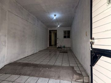 CASA MAS LOCAL COMERCIAL EN RENTA EN AVENIDA DE LA LUZ