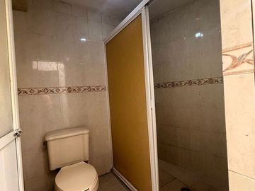 CASA MAS LOCAL COMERCIAL EN RENTA EN AVENIDA DE LA LUZ