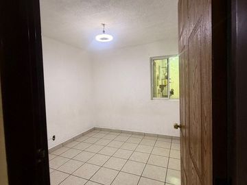 CASA MAS LOCAL COMERCIAL EN RENTA EN AVENIDA DE LA LUZ