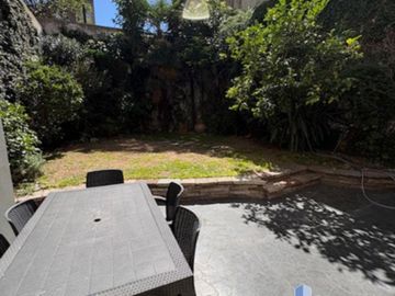 ESPECT CASA 5/6 DORM 3 PLANTAS S/GR LOTE PROPIO C/GR JARDIN QCHO Y PARRILLA GARAGE 2 AUTOS