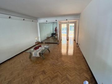 ESPECT CASA 5/6 DORM 3 PLANTAS S/GR LOTE PROPIO C/GR JARDIN QCHO Y PARRILLA GARAGE 2 AUTOS
