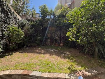 ESPECT CASA 5/6 DORM 3 PLANTAS S/GR LOTE PROPIO C/GR JARDIN QCHO Y PARRILLA GARAGE 2 AUTOS