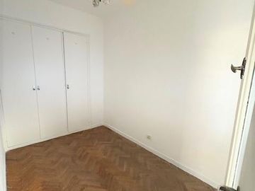 ESPECT CASA 5/6 DORM 3 PLANTAS S/GR LOTE PROPIO C/GR JARDIN QCHO Y PARRILLA GARAGE 2 AUTOS