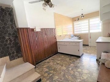 ESPECT CASA 5/6 DORM 3 PLANTAS S/GR LOTE PROPIO C/GR JARDIN QCHO Y PARRILLA GARAGE 2 AUTOS