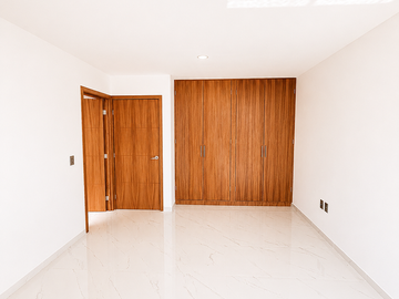 Casa Nueva en Venta en Valle Imperial | Coto Egipcio