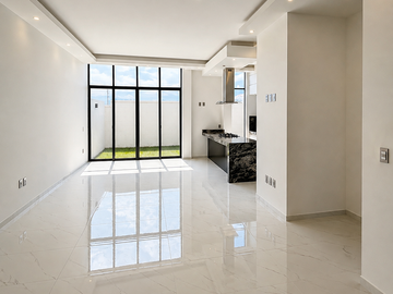 Casa Nueva en Venta en Valle Imperial | Coto Egipcio