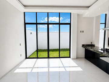 Casa Nueva en Venta en Valle Imperial | Coto Egipcio