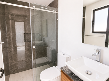 Casa Nueva en Venta en Valle Imperial | Coto Egipcio