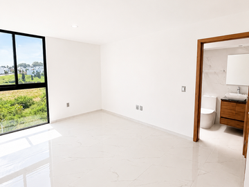 Casa Nueva en Venta en Valle Imperial | Coto Egipcio