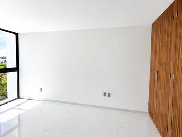 Casa Nueva en Venta en Valle Imperial | Coto Egipcio