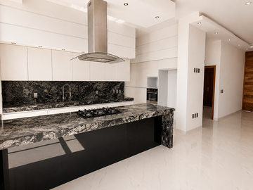 Casa Nueva en Venta en Valle Imperial | Coto Egipcio