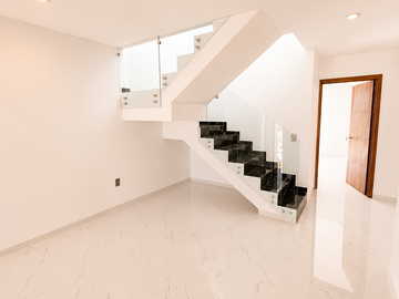 Casa Nueva en Venta en Valle Imperial | Coto Egipcio