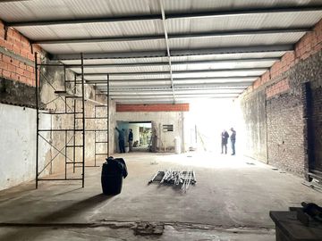 Galpón 170M² cubiertos en Ciudadela