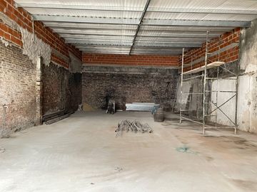 Galpón 170M² cubiertos en Ciudadela