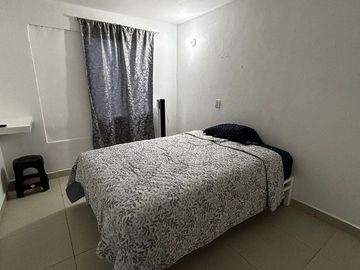 CASA EN RENTA CON 5 HABITACIONES AMUEBLADAS