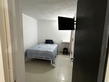 CASA EN RENTA CON 5 HABITACIONES AMUEBLADAS