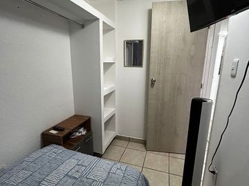 CASA EN RENTA CON 5 HABITACIONES AMUEBLADAS
