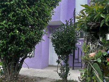 CASA EN RENTA CON 5 HABITACIONES AMUEBLADAS