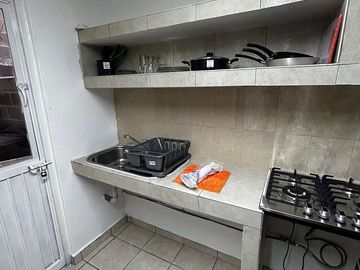 CASA EN RENTA CON 5 HABITACIONES AMUEBLADAS