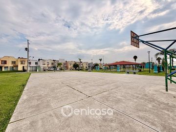 Casa amueblada en renta en Real del Valle