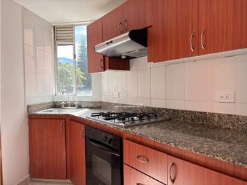 APARTAMENTO EN ARRIENDO EN LOMA DE LOS BERNAL