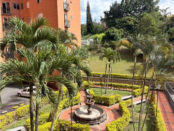 APARTAMENTO EN ARRIENDO EN LOMA DE LOS BERNAL