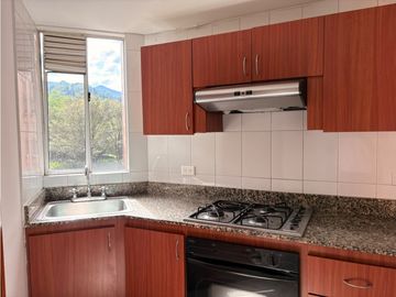 APARTAMENTO EN ARRIENDO EN LOMA DE LOS BERNAL