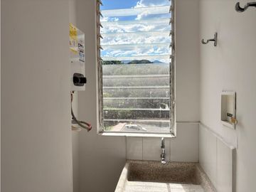 APARTAMENTO EN ARRIENDO EN LOMA DE LOS BERNAL
