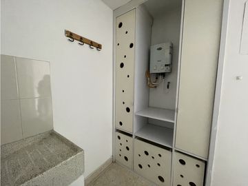 ALQUILER APARTAMENTO EN MEDELLN SECTOR LOMA DE LOS BERNAL