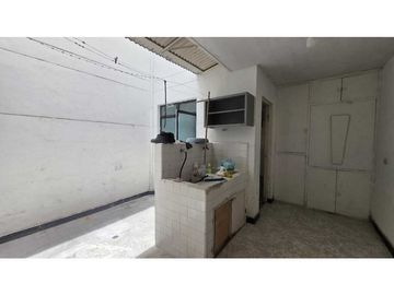 Casa Lote en venta ubicada en Medellin sector Estadio. Para construir.