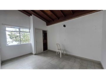 Casa Lote en venta ubicada en Medellin sector Estadio. Para construir.
