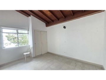 Casa Lote en venta ubicada en Medellin sector Estadio. Para construir.