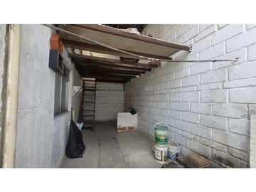 Casa Lote en venta ubicada en Medellin sector Estadio. Para construir.