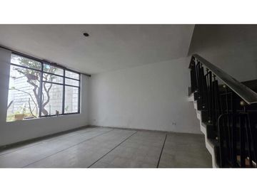 Casa Lote en venta ubicada en Medellin sector Estadio. Para construir.