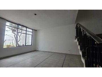 Casa Lote en venta ubicada en Medellin sector Estadio. Para construir.