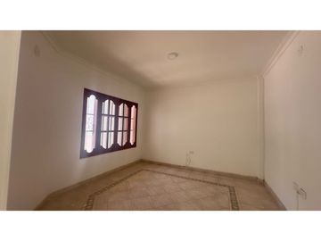 Casa en venta espaciosa y acogedora 060