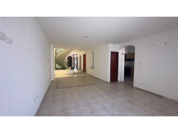 Casa en venta espaciosa y acogedora 060