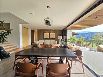 Venta de casa en unidad cerrada. Rionegro, sector Sajonia.