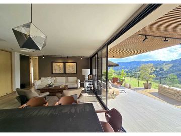 Venta de casa en unidad cerrada. Rionegro, sector Sajonia.