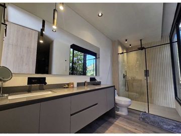 Venta de casa en unidad cerrada. Rionegro, sector Sajonia.