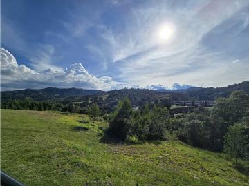 Venta de casa en unidad cerrada. Rionegro, sector Sajonia.