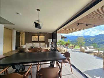 Venta de casa en unidad cerrada. Rionegro, sector Sajonia.