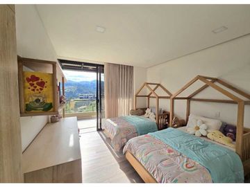 Venta de casa en unidad cerrada. Rionegro, sector Sajonia.