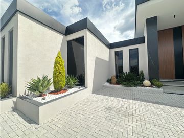 CASA CAMPESTRE EN VENTA LLANOGRANDE